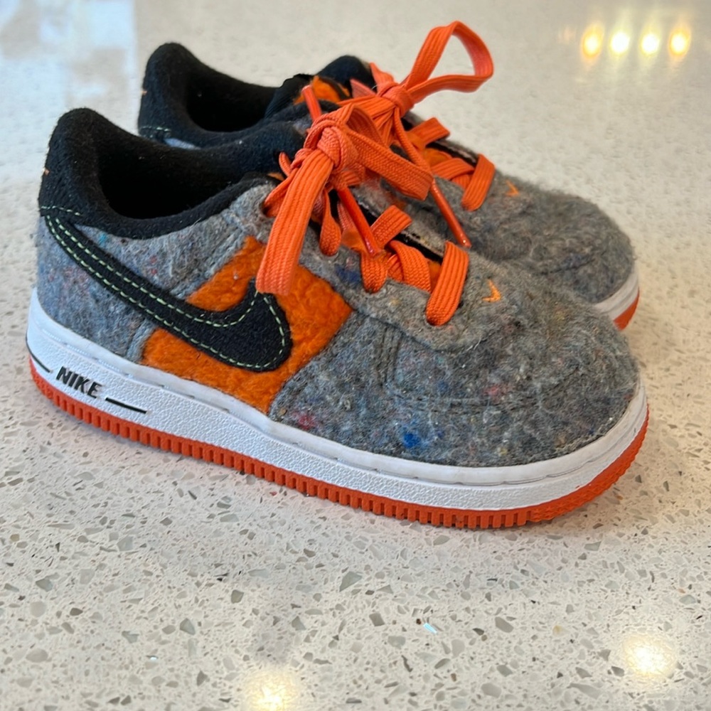 Nike Air Force one LV8 toddler size 8c